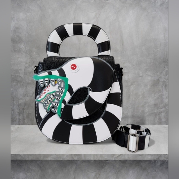 Loungefly Handbags - NWT Beetlejuice Sandworm Crossbody Loungefly 🖤
